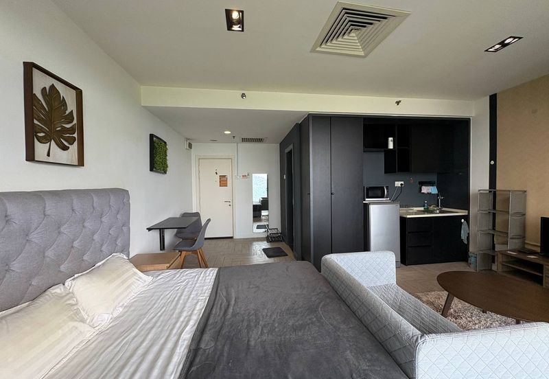 Crown Tower @ Empire City