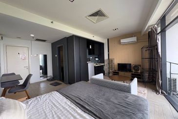 Crown Tower @ Empire City