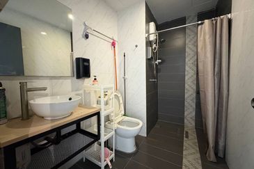 Crown Tower @ Empire City