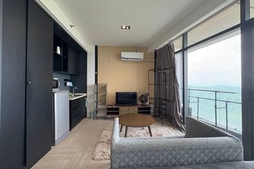 Crown Tower @ Empire City