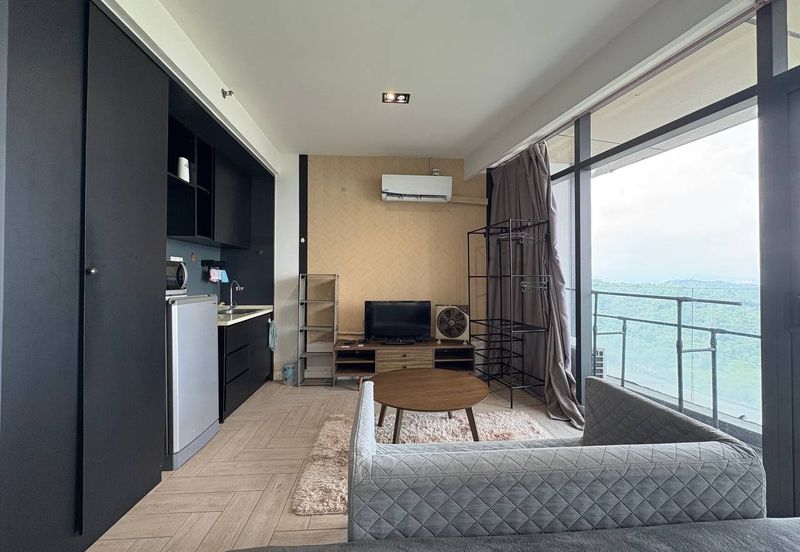 Crown Tower @ Empire City