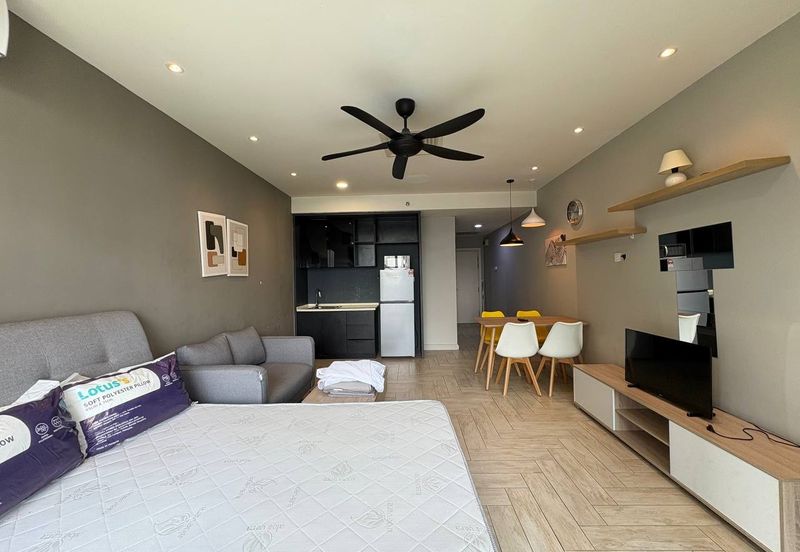 Crown Tower @ Empire City