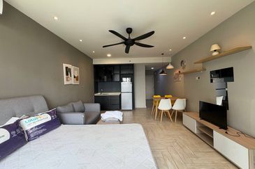 Crown Tower @ Empire City