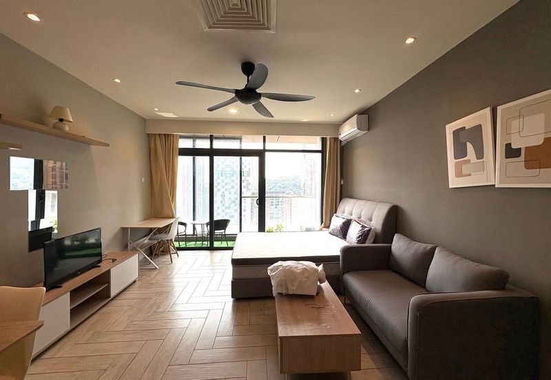 Crown Tower @ Empire City