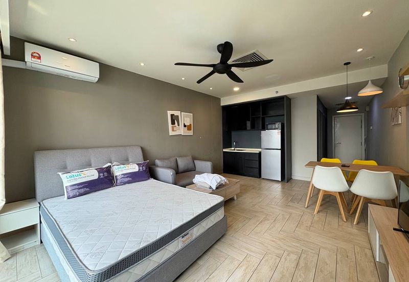 Crown Tower @ Empire City