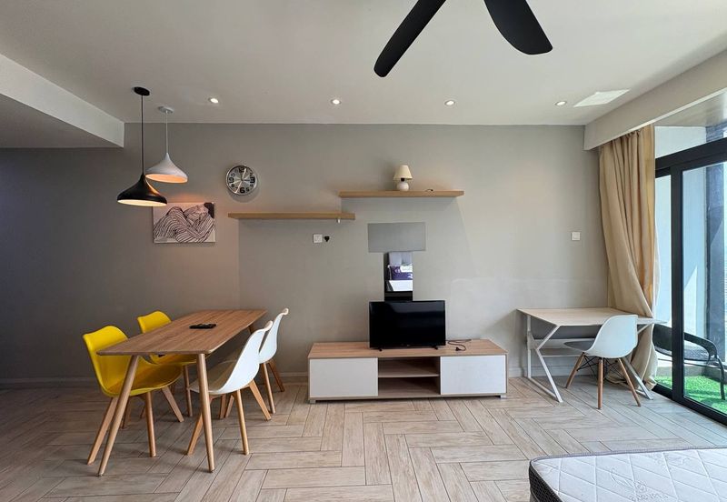 Crown Tower @ Empire City