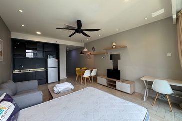 Crown Tower @ Empire City