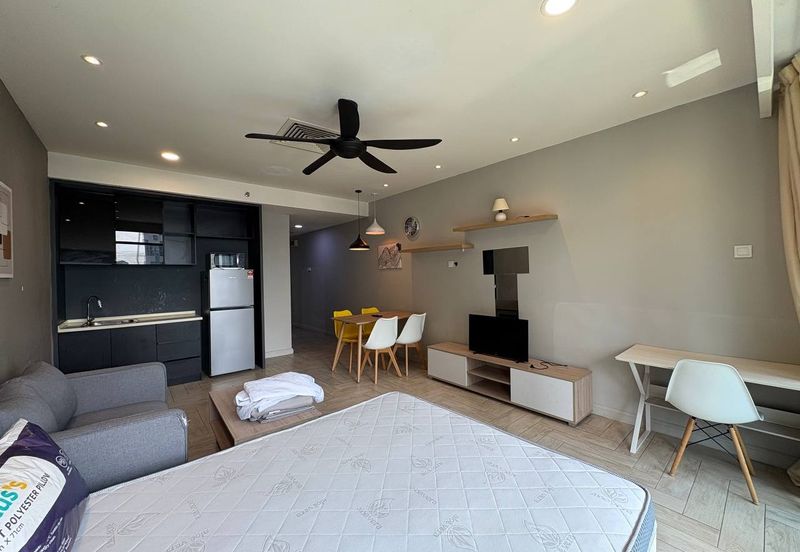 Crown Tower @ Empire City