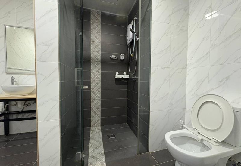 Crown Tower @ Empire City