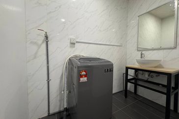 Crown Tower @ Empire City