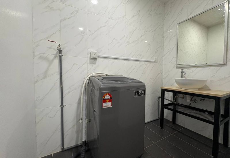 Crown Tower @ Empire City