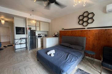 Crown Tower @ Empire City