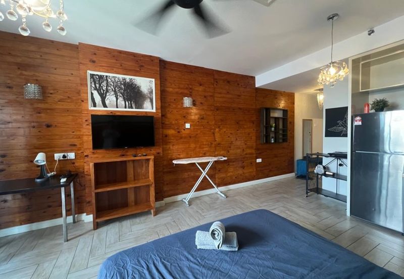 Crown Tower @ Empire City