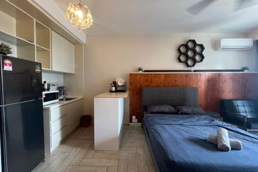 Crown Tower @ Empire City