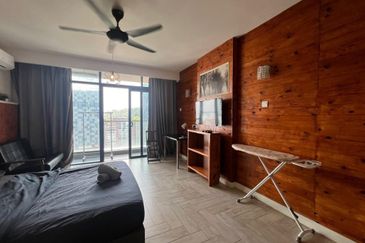 Crown Tower @ Empire City