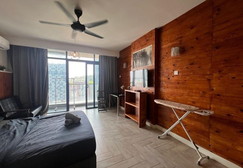 Crown Tower @ Empire City