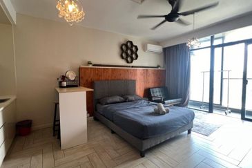 Crown Tower @ Empire City