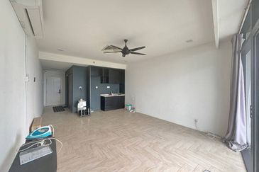 Crown Tower @ Empire City