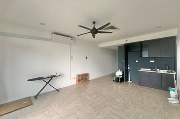 Crown Tower @ Empire City