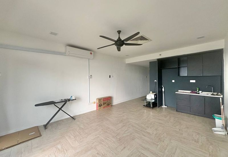 Crown Tower @ Empire City