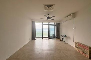 Crown Tower @ Empire City