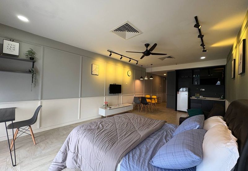 Crown Tower @ Empire City