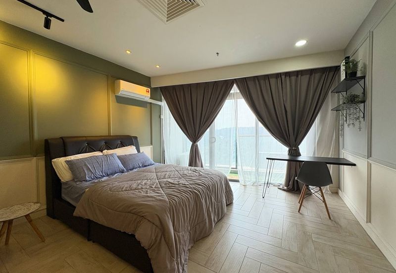 Crown Tower @ Empire City