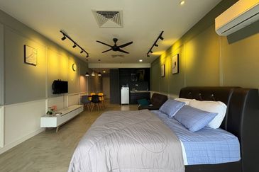 Crown Tower @ Empire City