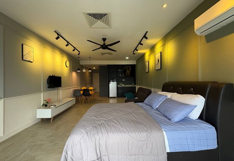 Crown Tower @ Empire City