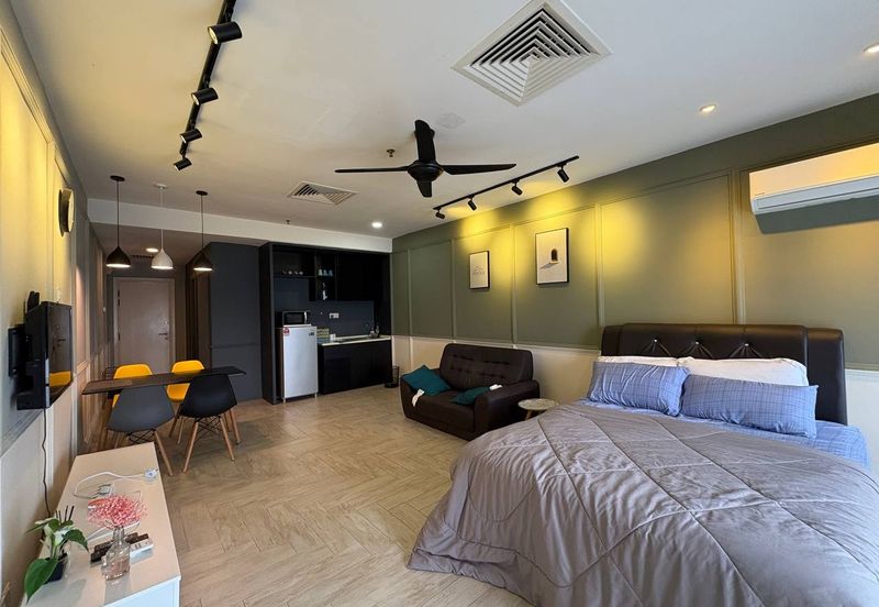 Crown Tower @ Empire City