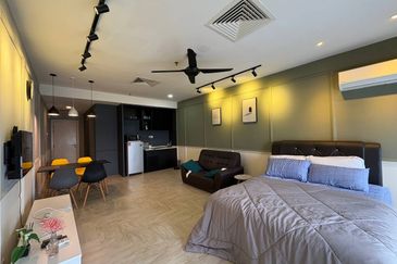 Crown Tower @ Empire City