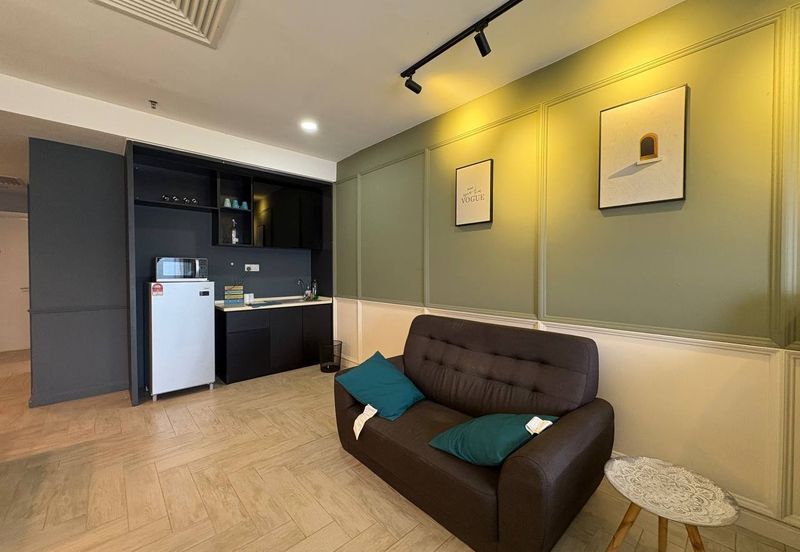 Crown Tower @ Empire City