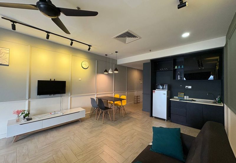 Crown Tower @ Empire City