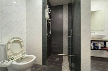 Crown Tower @ Empire City