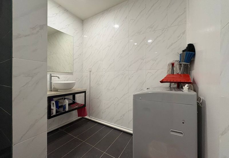 Crown Tower @ Empire City