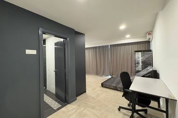 Crown Tower @ Empire City