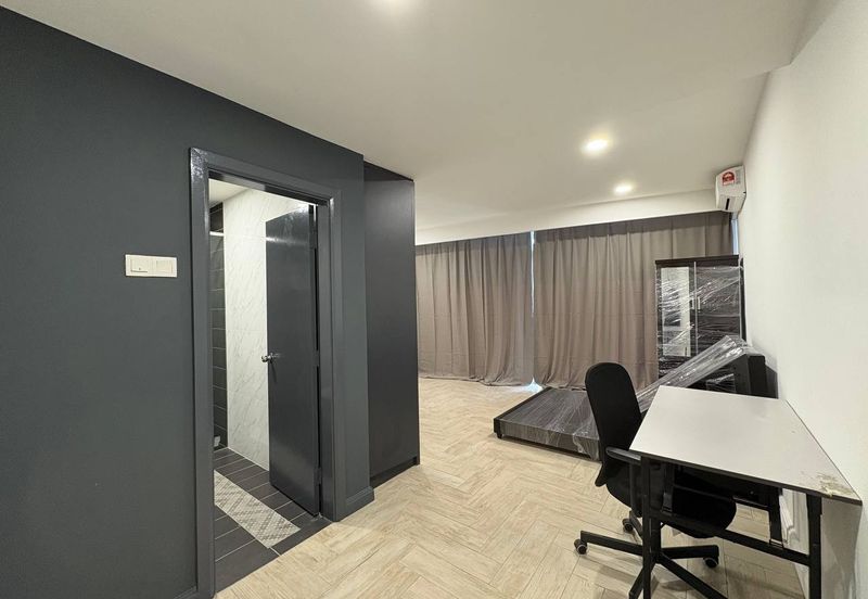 Crown Tower @ Empire City