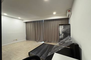 Crown Tower @ Empire City