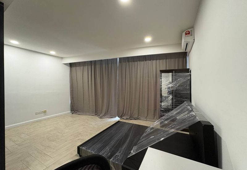 Crown Tower @ Empire City