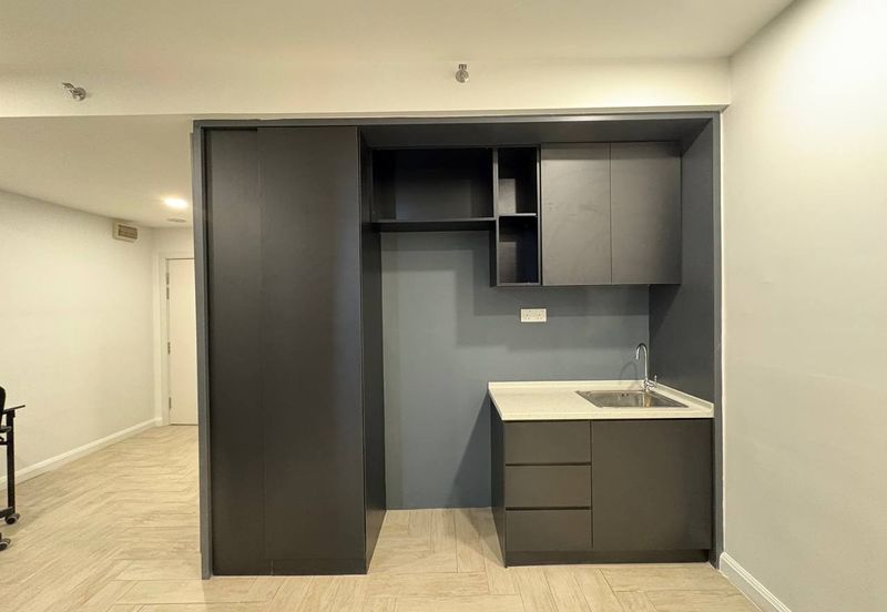 Crown Tower @ Empire City