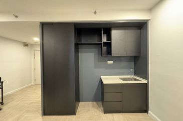 Crown Tower @ Empire City