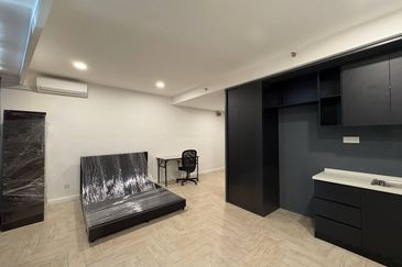 Crown Tower @ Empire City