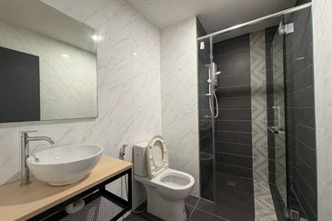 Crown Tower @ Empire City