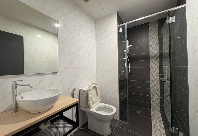 Crown Tower @ Empire City