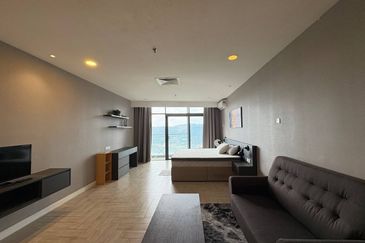 Crown Tower @ Empire City