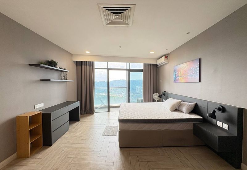 Crown Tower @ Empire City