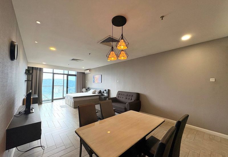 Crown Tower @ Empire City