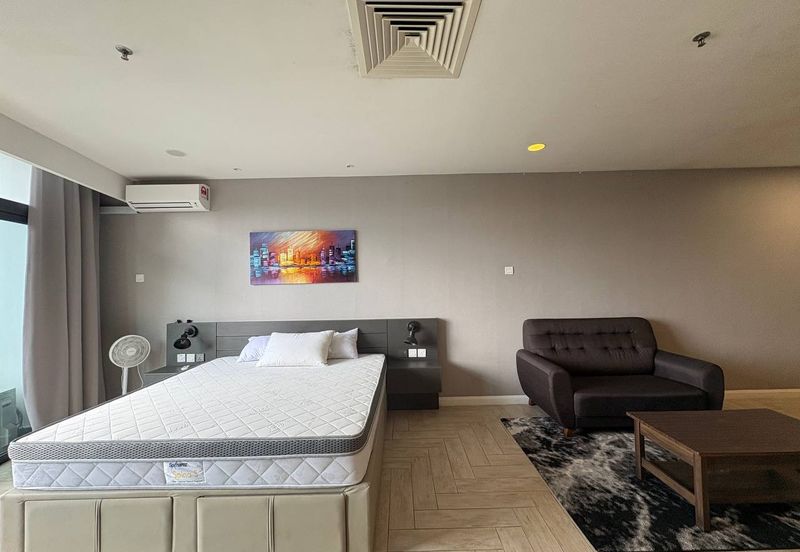 Crown Tower @ Empire City