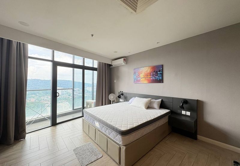 Crown Tower @ Empire City