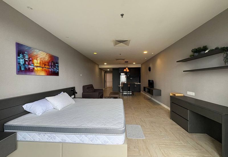 Crown Tower @ Empire City